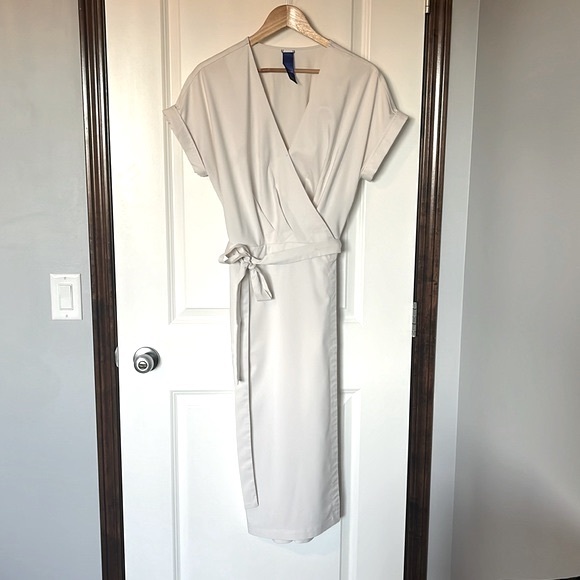 Kit and Ace Wrap Dress - Picture 2 of 6